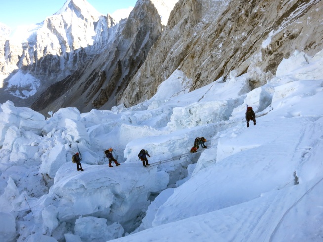 adventure-journal-navigating-khumbu-icefall